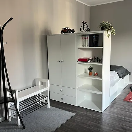 Paderewskiego 7 *